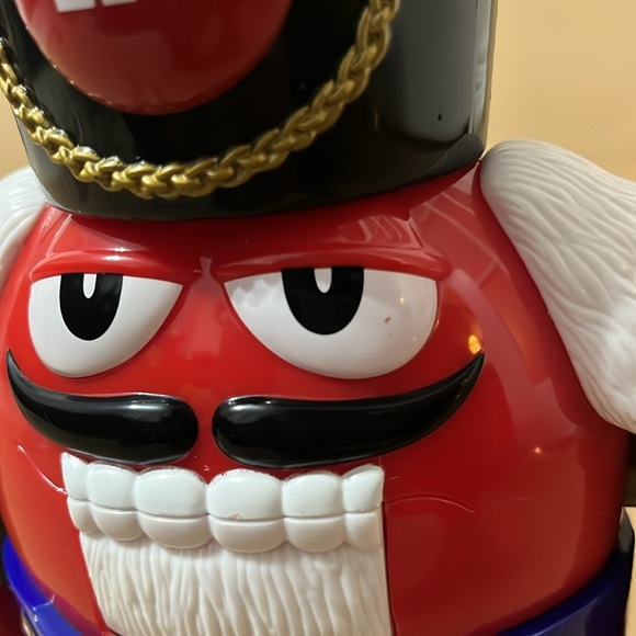 M&M’s Candy Dispenser - Picture 4 of 7